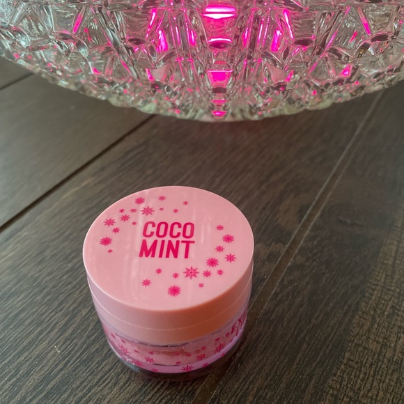 Bath & Body Works COCO MINT Exfoliating Lip Scrub - Picture 4 of 5